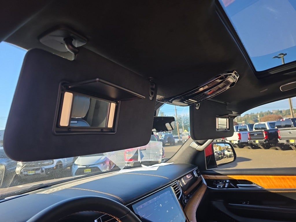 2022 Jeep Grand Wagoneer Series III