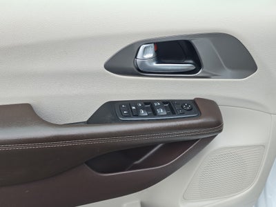 2021 Chrysler Voyager LXI