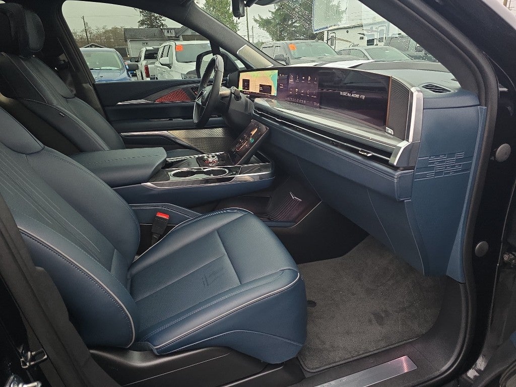2025 Cadillac ESCALADE IQ Sport 2