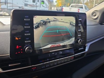 2022 Toyota Sienna XLE Woodland Edition