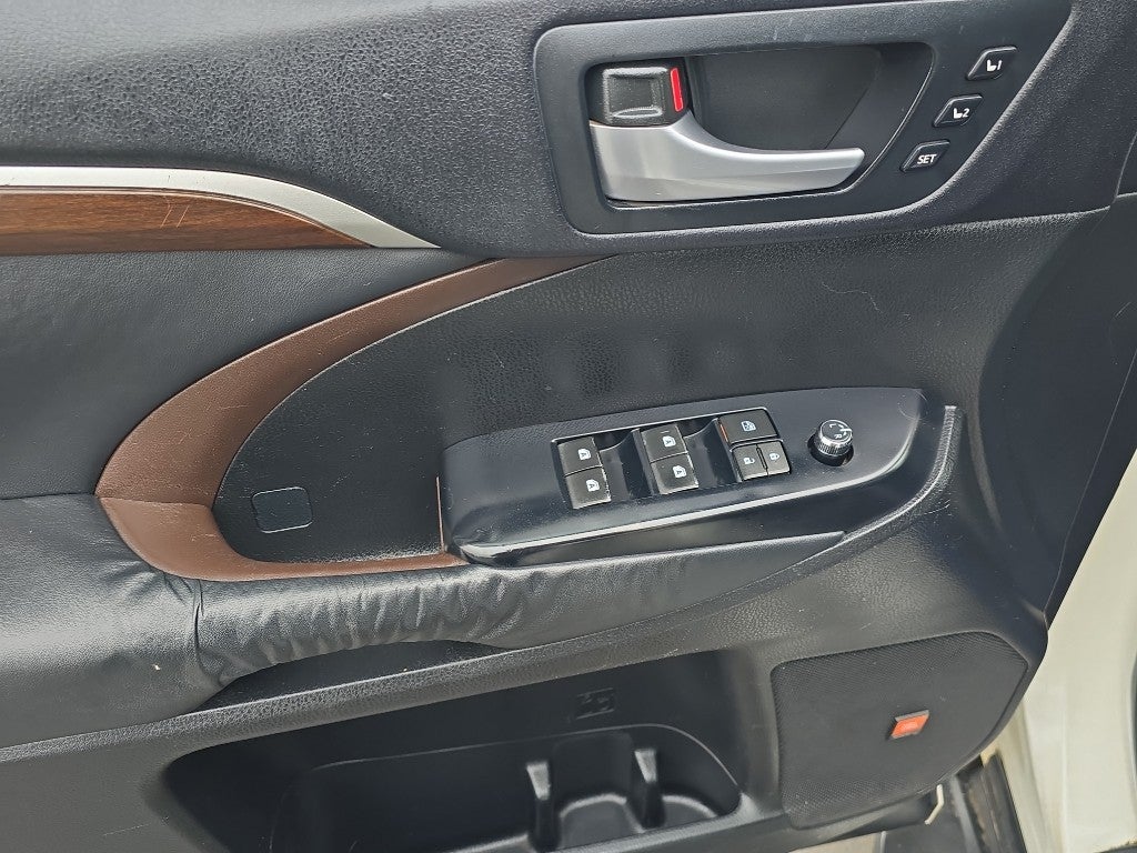 2014 Toyota Highlander Limited Platinum