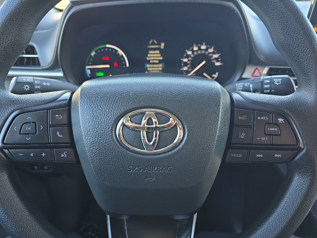 2024 Toyota Sienna LE